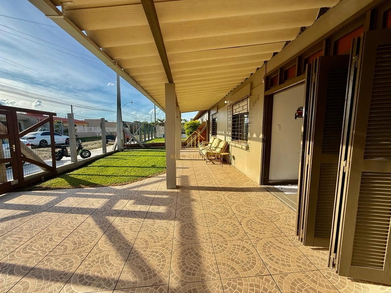 Casa à venda na praia de Atlântida Sul, 3 dormitórios: 3ª foto da galeria de imagens do imóvel