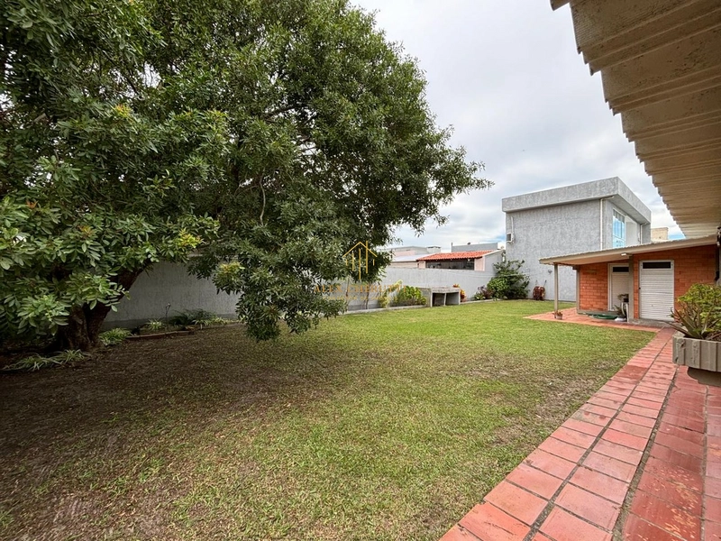 Casa à venda na praia de Rainha do Mar, 5 suítes: 4ª foto da galeria de imagens do imóvel