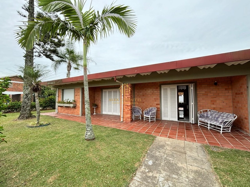 Casa à venda na praia de Rainha do Mar, 5 suítes: 1ª foto da galeria de imagens do imóvel