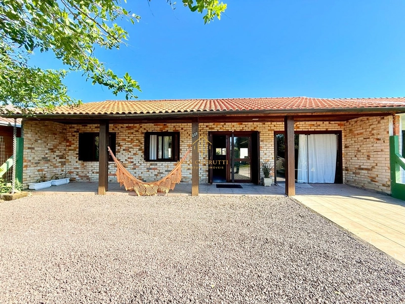 Casa à venda na praia de Rainha do Mar, 3 dormitórios: 1ª foto da galeria de imagens do imóvel