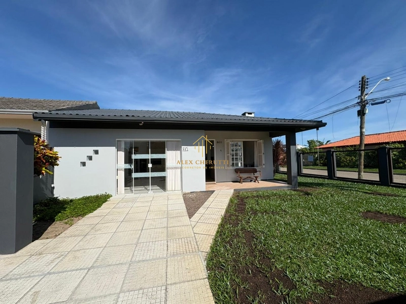 Casa à venda no centro de Xangri-lá, 3 dormitórios: 2ª foto da galeria de imagens do imóvel