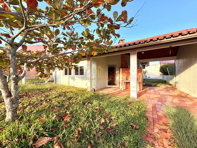 Casa à venda na praia de Atlântida Sul, 3 dormitórios: 3ª foto da galeria de imagens do imóvel