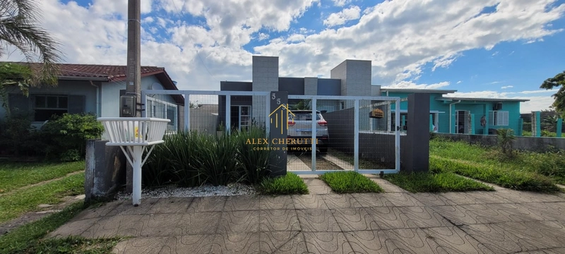 Casa geminada à venda na praia de Rainha do Mar, 2 dormitórios: 1ª foto da galeria de imagens do imóvel