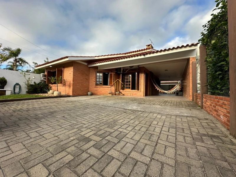 Bela casa à venda em Rainha do Mar,  5 dormitórios: 2ª foto da galeria de imagens do imóvel