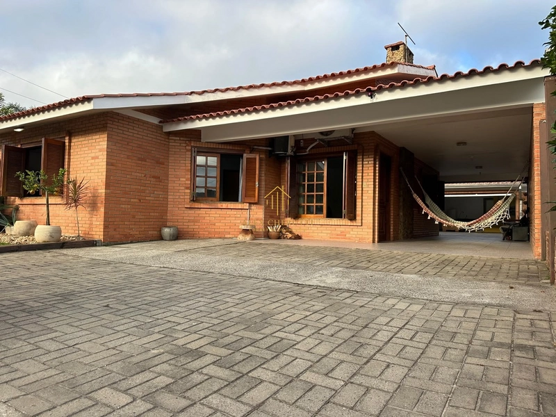 Bela casa à venda em Rainha do Mar,  5 dormitórios: 1ª foto da galeria de imagens do imóvel