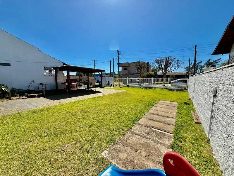 Imóvel em Atlântida Sul: 4ª foto da galeria de imagens do imóvel