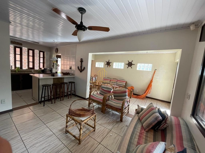 Casa na Praia de Atlântida Sul, 8 dormitórios: 6ª foto da galeria de imagens do imóvel
