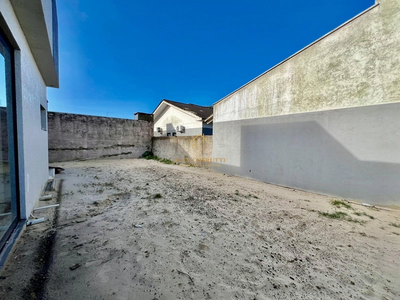 Linda casa em Rainha do Mar em construção: 24ª foto da galeria de imagens do imóvel