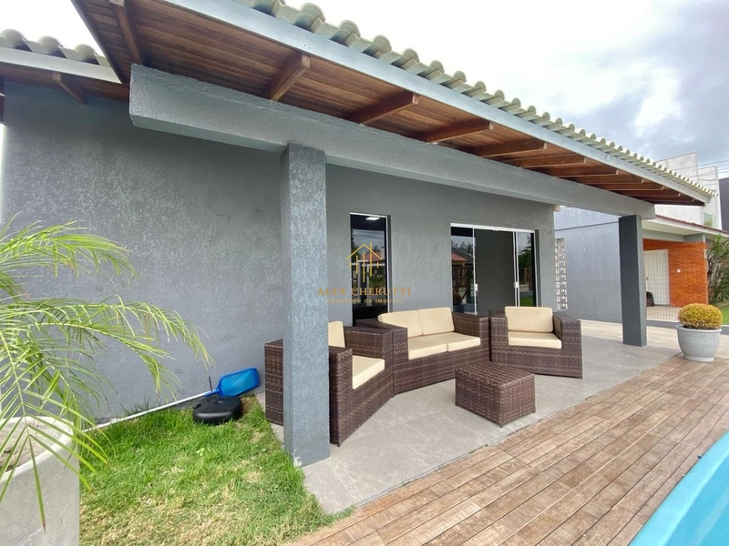 Casa no Centro em Xangri-Lá, 4 dormitórios: 3ª foto da galeria de imagens do imóvel