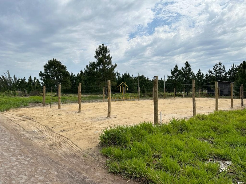 Terreno na Praia de Atlântida Sul: 2ª foto da galeria de imagens do imóvel