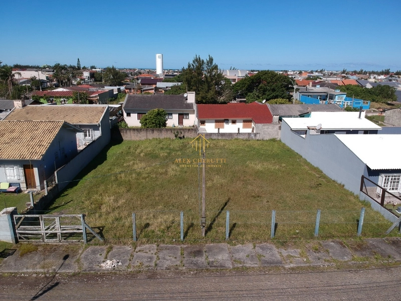 Terreno na Praia de Atlântida Sul: 1ª foto da galeria de imagens do imóvel