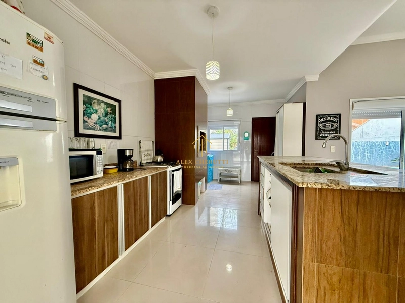 Linda casa em Atlântida Sul, 3 dormitórios: 11ª foto da galeria de imagens do imóvel