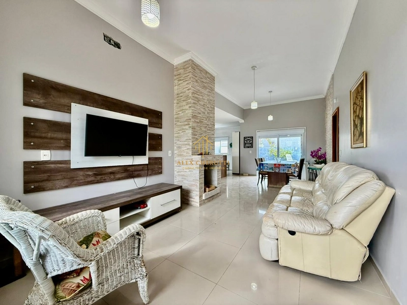 Linda casa em Atlântida Sul, 3 dormitórios: 7ª foto da galeria de imagens do imóvel