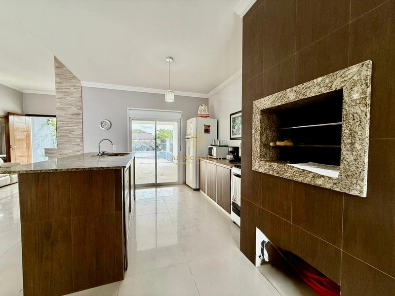 Linda casa em Atlântida Sul, 3 dormitórios: 10ª foto da galeria de imagens do imóvel