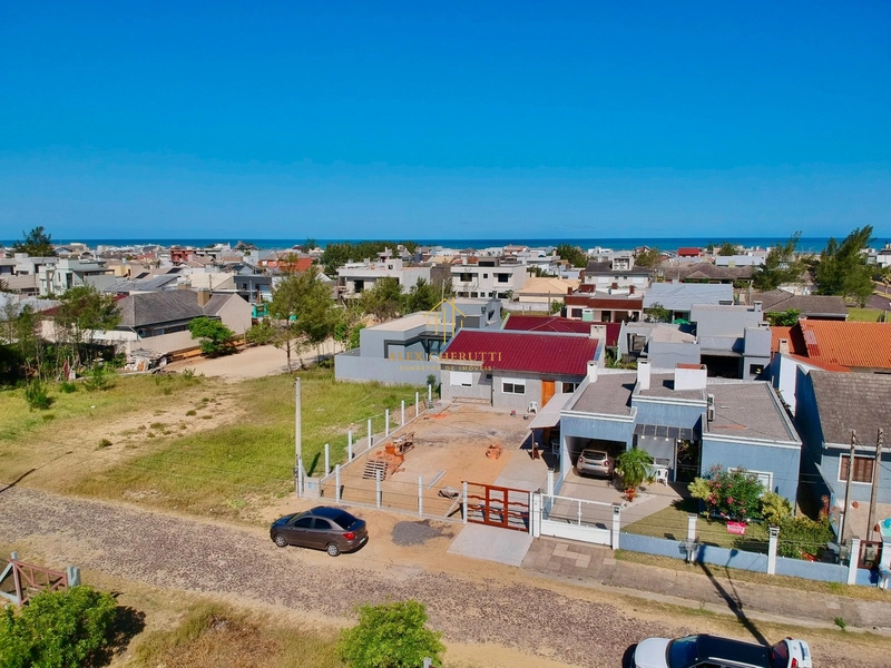 Linda casa em Atlântida Sul, 3 dormitórios: 4ª foto da galeria de imagens do imóvel