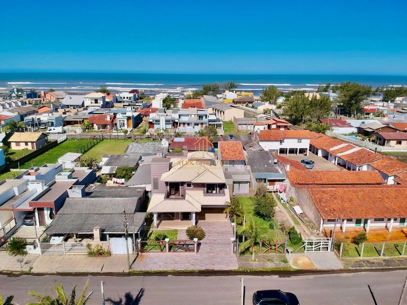 Belíssima casa em Capão da Canoa: 4ª foto da galeria de imagens do imóvel