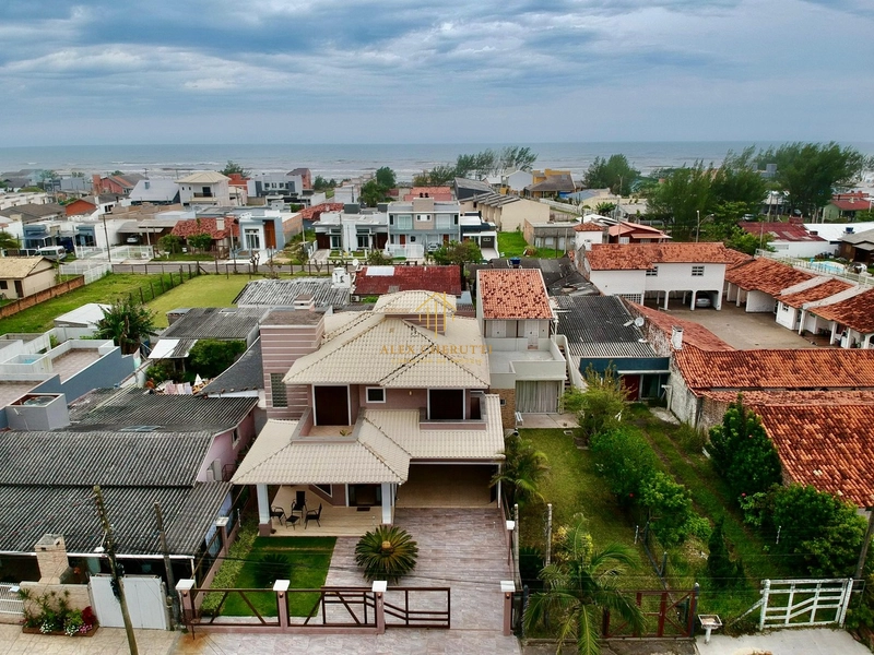 Belíssima casa em Capão da Canoa: 31ª foto da galeria de imagens do imóvel