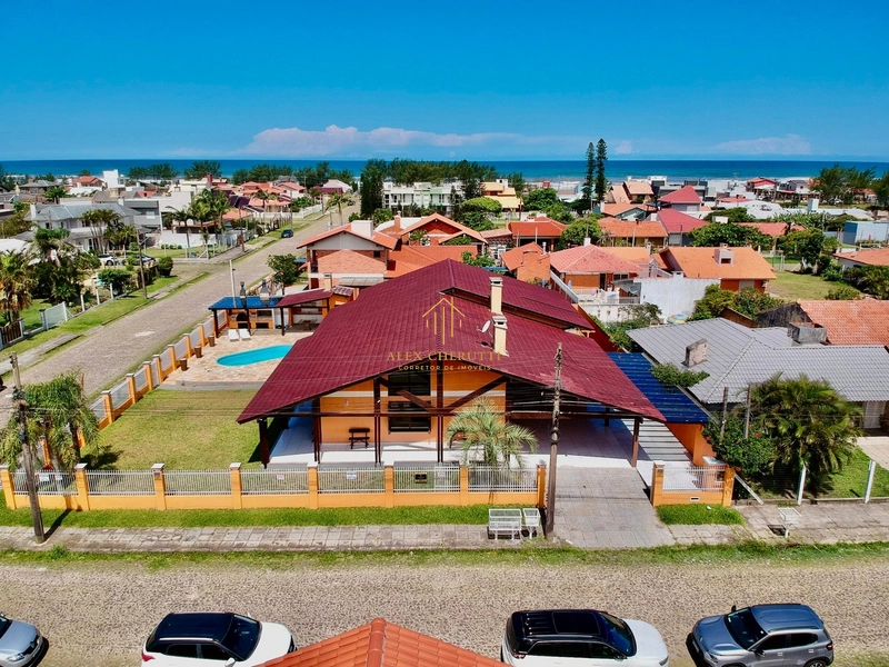 Linda casa na praia de Arpoador: 3ª foto da galeria de imagens do imóvel