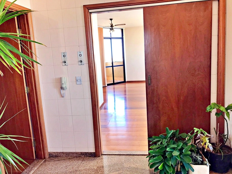Apartamento Alto Padrão à Venda no Edifício Anita Garibaldi: 3ª foto da galeria de imagens do imóvel