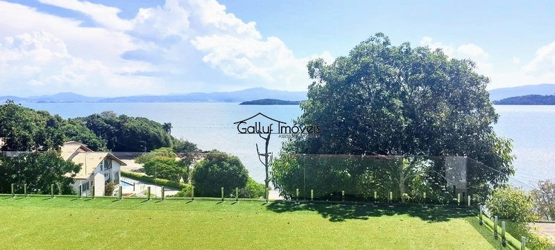 Casa com 5/4, cinco suítes, Condomínio em Sambaqui - Florianópolis, SC: 2ª foto da galeria de imagens do imóvel