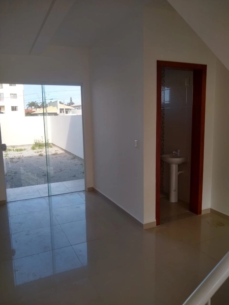 Lindos Sobrados com amplo terreno em Forquilhas São José: 3ª foto da galeria de imagens do imóvel
