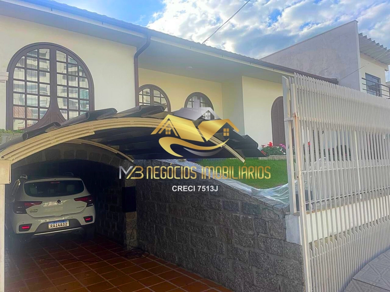 CASA À VENDA – BARREIROS | SEMIMOBILIADA: 3ª foto da galeria de imagens do imóvel