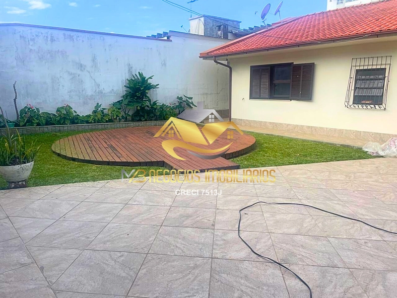 CASA À VENDA – BARREIROS | SEMIMOBILIADA: 2ª foto da galeria de imagens do imóvel