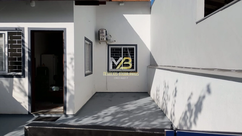 CASA GERMINADA COM EXCELENTE ACABAMENTO: 2ª foto da galeria de imagens do imóvel