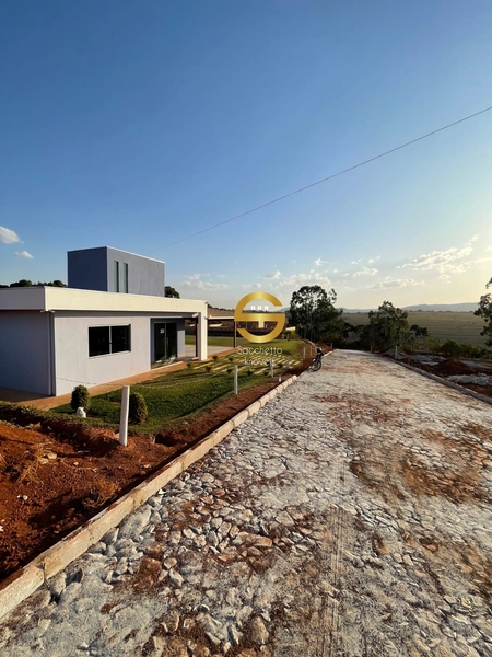 Lindo e exuberante sítio em Igarapé.: 2ª foto da galeria de imagens do imóvel