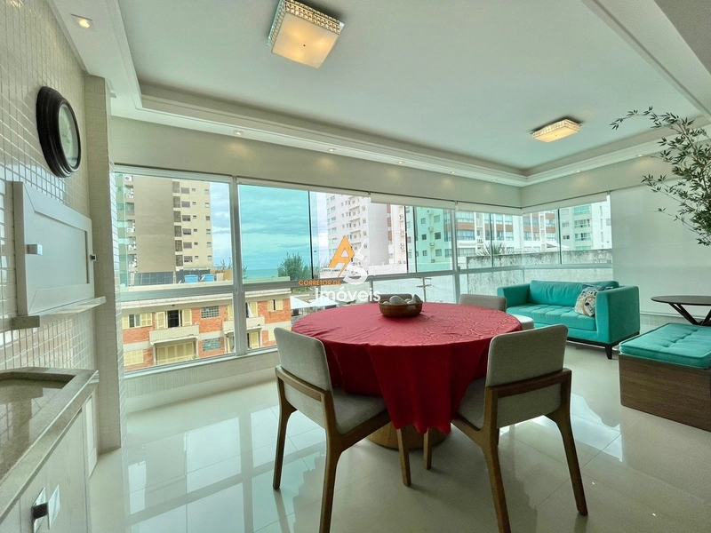 EXCELENTE APARTAMENTO FINAMENTE MOBILIADO E DECORADO EM CAPÃO DA CANOA: 3ª foto da galeria de imagens do imóvel