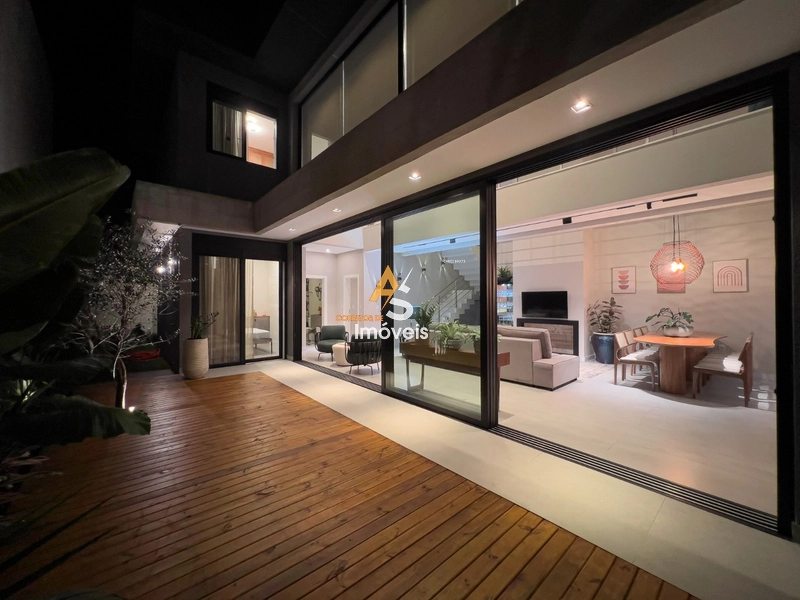 CASA COM 4 SUÍTES FINAMENTE DECORADA!: 4ª foto da galeria de imagens do imóvel