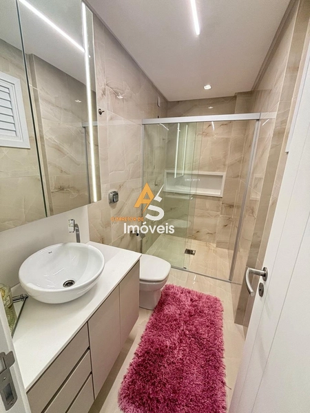 APARTAMENTO À VENDA MOBILIADO E DECORADO NO CENTRO: 3ª foto da galeria de imagens do imóvel