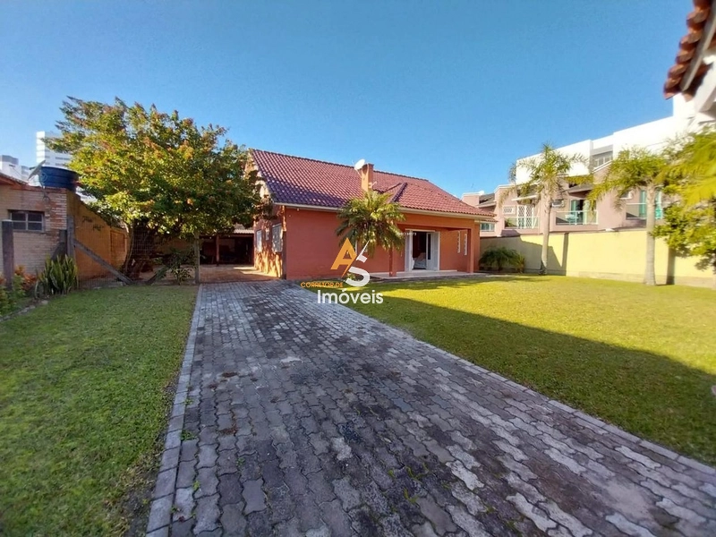 CASA COM 5 DORMITÓRIOS EM TRAMANDAÍ!!!: 1ª foto da galeria de imagens do imóvel