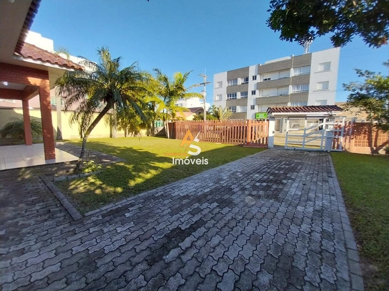 CASA COM 5 DORMITÓRIOS EM TRAMANDAÍ!!!: 5ª foto da galeria de imagens do imóvel