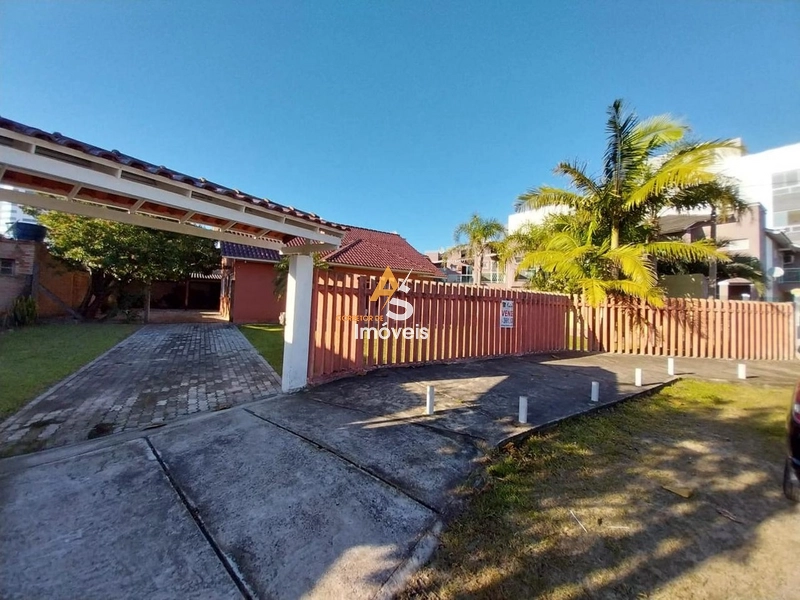 CASA COM 5 DORMITÓRIOS EM TRAMANDAÍ!!!: 3ª foto da galeria de imagens do imóvel