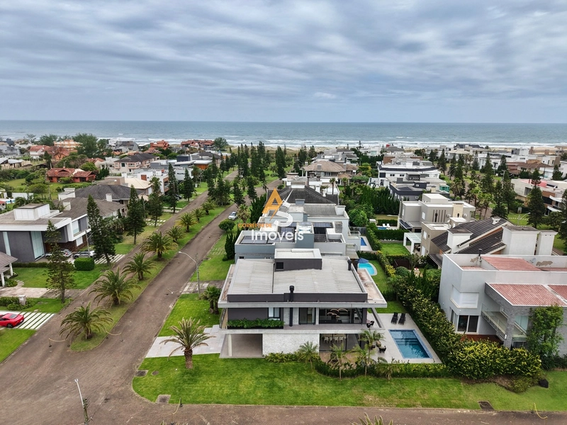 EXCELENTE SOBRADO COND. LA PLAGE: 2ª foto da galeria de imagens do imóvel