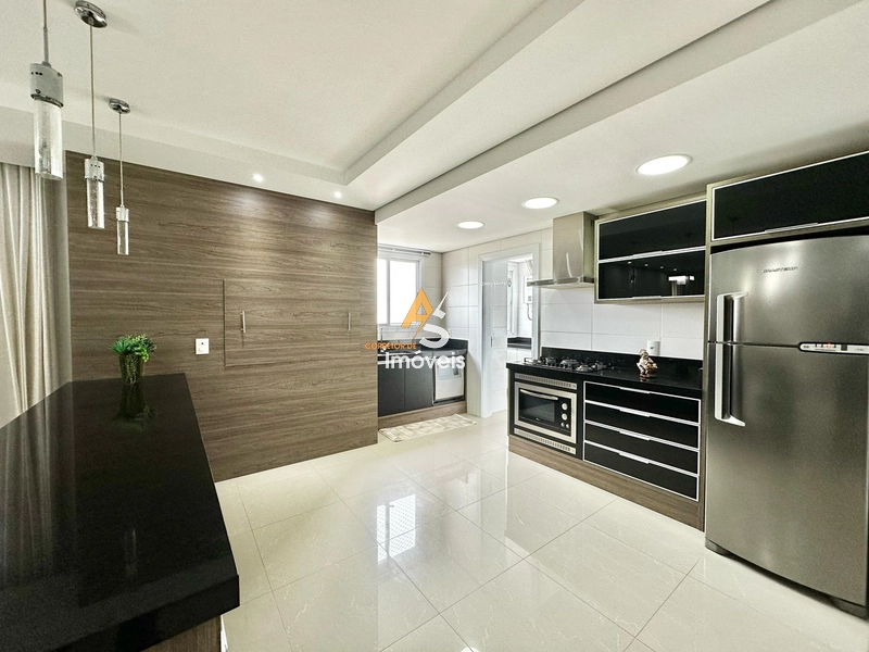 EXCELENTE APARTAMENTO DE 4 DORMITÓRIOS COM 4 VAGAS DE GARAGEM!!!: 3ª foto da galeria de imagens do imóvel