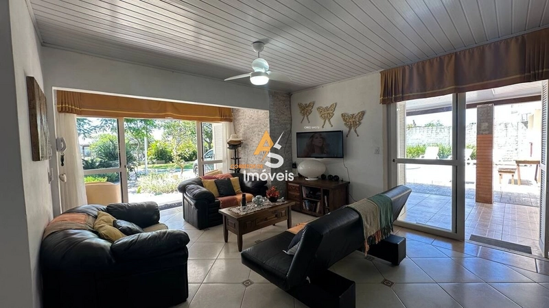 CASA COM PISCINA EM 2 TERRENOS NO ARAÇA: 5ª foto da galeria de imagens do imóvel