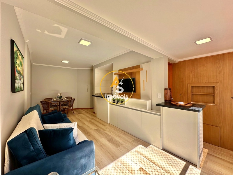 APARTAMENTO À VENDA BEM ILUMINADO, REVITALIZADO E COM INFRA!!!