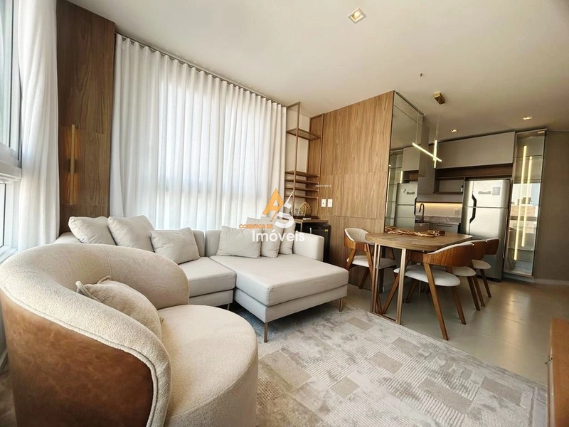 LUXUOSO APARTAMENTO FINAMENTE MOBILIADO E DECORADO: 1ª foto da galeria de imagens do imóvel