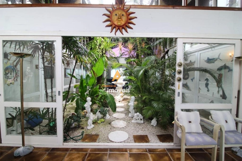 E uma casa do arquiteto Montserrat Estilo Grego!: 14ª foto da galeria de imagens do imóvel