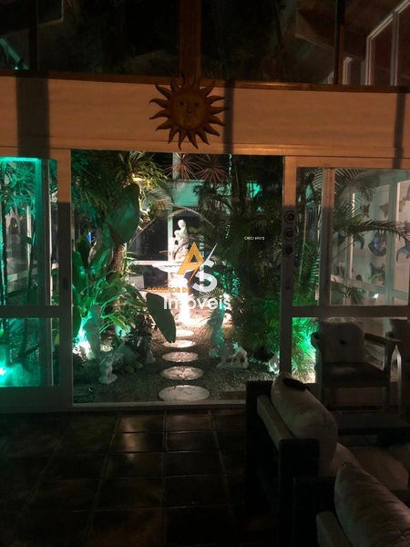 E uma casa do arquiteto Montserrat Estilo Grego!: 27ª foto da galeria de imagens do imóvel