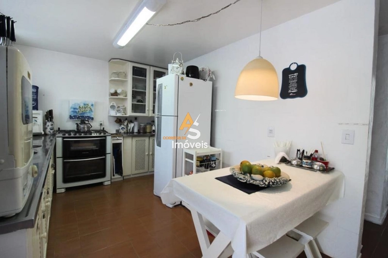 E uma casa do arquiteto Montserrat Estilo Grego!: 13ª foto da galeria de imagens do imóvel