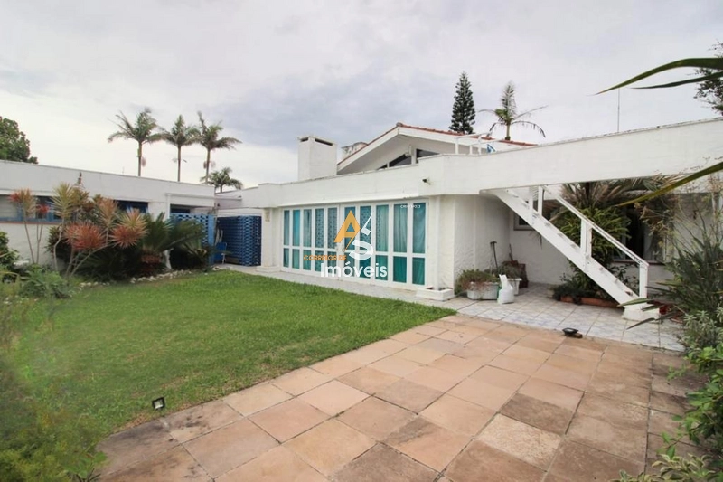 E uma casa do arquiteto Montserrat Estilo Grego!: 5ª foto da galeria de imagens do imóvel