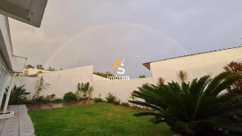 E uma casa do arquiteto Montserrat Estilo Grego!: 28ª foto da galeria de imagens do imóvel