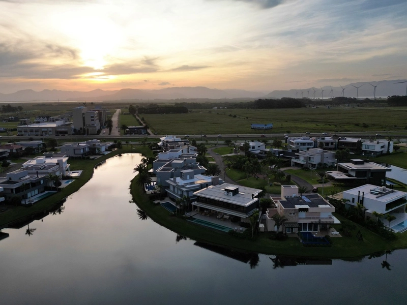 MANSÃO A BEIRA LAGO: 7ª foto da galeria de imagens do imóvel