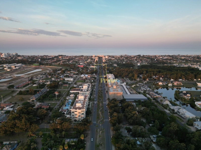 APARTAMENTO EM ATLÂNTIDA: 8ª foto da galeria de imagens do imóvel