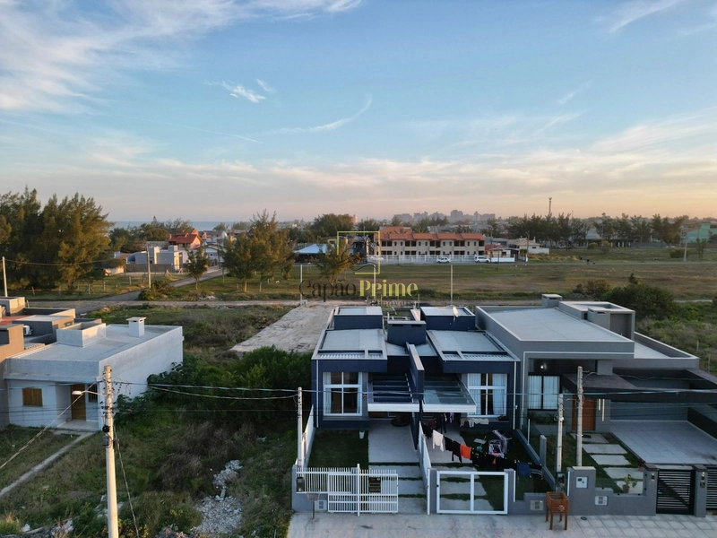 Casa mobiliada a 30 metros do mar: 4ª foto da galeria de imagens do imóvel