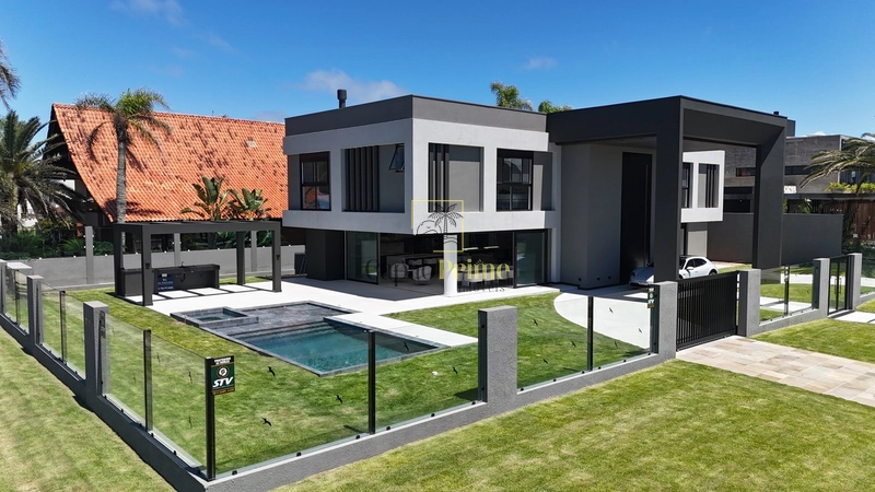 Luxuosa Casa à venda em Atlântida: 1ª foto da galeria de imagens do imóvel