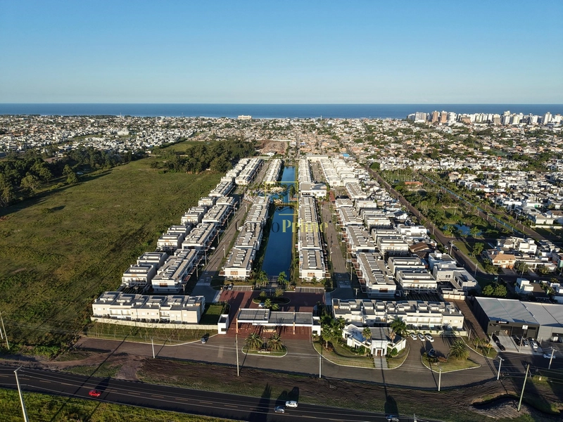 Casa em condomínio com infra completa: 3ª foto da galeria de imagens do imóvel